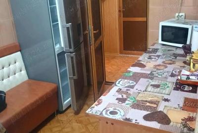 Inchiriez apartament 2 camere zona scoala Nr 2 - 3
