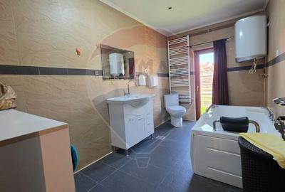 Casă cu 3 camere cu Teren 303 Mp în Central - 6