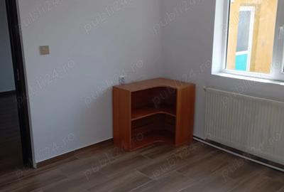 Casă cu 4 camere în Central - 3