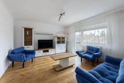 Apartament cu 3 camere spatios si luminos, decomandat.