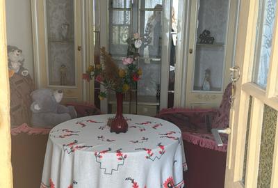 Casă cu 4 camere în Central - 1