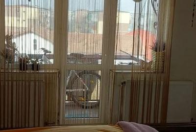Apartament cu 2 camere decomandat în Micro 4 - 6