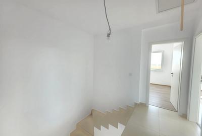 Duplex cu 4 camere cu Canalizare în Sânpetru - 8