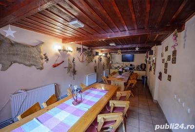 Casă cu 7 camere cu Teren 4000 Mp în Conacu - 1