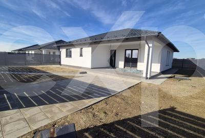 Case 4 camere TiP PARTER Bradu | 400 mp teren - 2