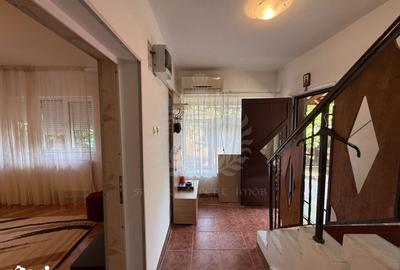 Casă cu 8 camere cu Teren 1300 Mp în Păulești - 19