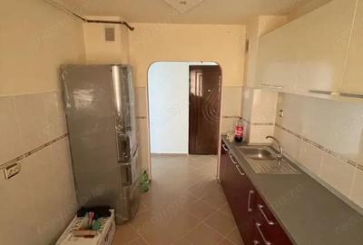 De vanzare apartament cu 3 camere, etajul 2, Dealul Florilor - 10