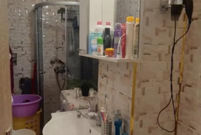 Garsonieră decomandată în Poarta 6 - 3