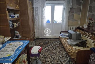 Apartament cu 3 camere semidecomandat în Dacia