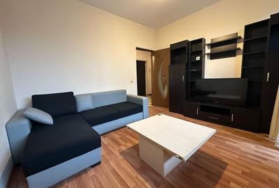 Garsonieră decomandată, mobilată în Metalurgiei