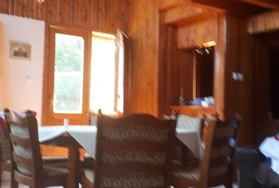 Casă cu 5 camere cu Teren 2345 Mp în Breaza - 4