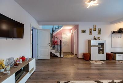 Casa / Vila cu 4 camere de vanzare, Calea Moldovei-Casa Visurilor - 2