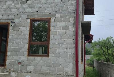 Casă cu Teren 920 Mp în Gheboieni - 2