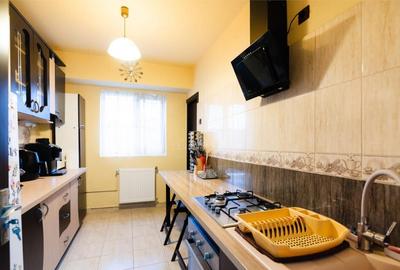 Apartament spatios cu 4 camere si 2 bai - in zona linistita - 3