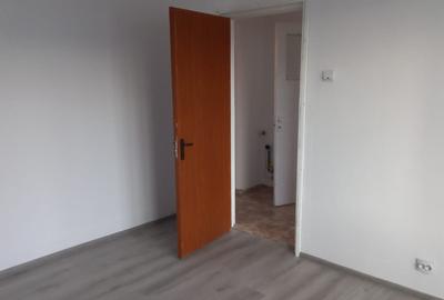 Apartament cu 3 camere decomandat în Berceni - 1