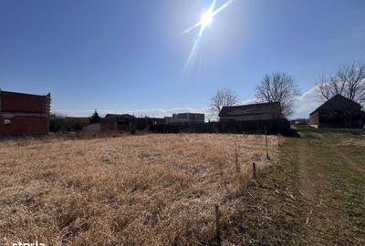 Teren de 872 mp, în Stupini - 3