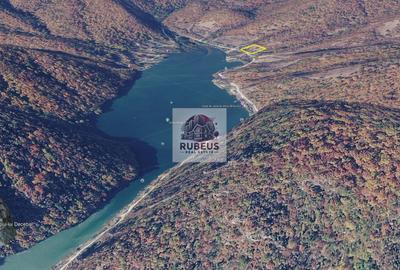 Teren Construcții intravilan de 2580 mp, în Eșelnița - 6