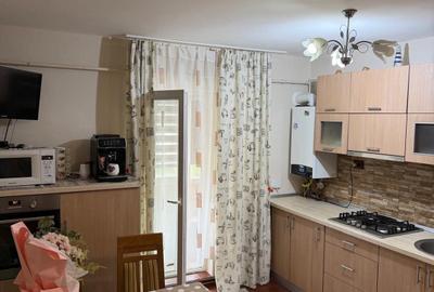 Apartament cu 2 camere decomandat în Carpați 2 - 3