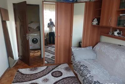 Inchiriez apartament - 3