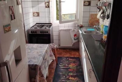 Apartament cu 3 camere semidecomandat în Gemenii - 6
