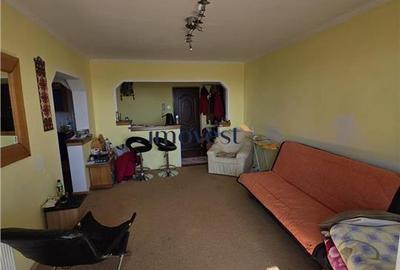 Apartament cu 2 camere decomandat în Central - 2