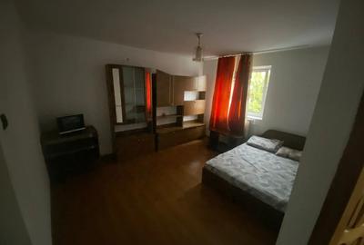 Garsonieră decomandată în 1 Mai - 3