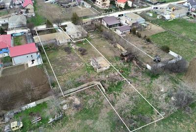 Casă cu 3 camere cu Teren 1600 Mp în Corbu