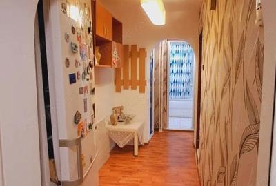 Apartament cu 4 camere semidecomandat în Rahova - 1