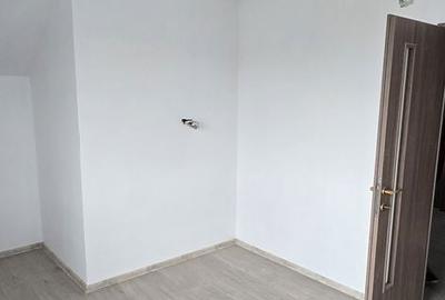 Casă cu 5 camere cu Teren 1000 Mp în Mihai Eminescu - 3