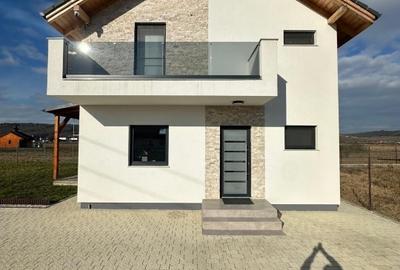 Casă individuală cu 5 camere cu Teren 482 Mp în Jucu - 1