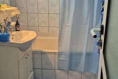 Apartament cu 2 camere decomandat în Km 5 - 3