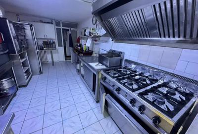 Spațiu comercial, de 258 mp, în Central - 9