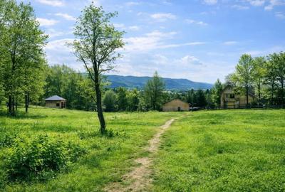 Teren de 1100 mp, în Central - 3