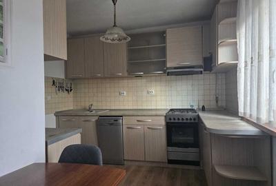 Apartament 3 camere, etaj 3, decomandat, 2 baie, Plopilor - 2