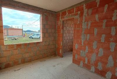 Casă cu Teren 470 Mp în Cihei - 9