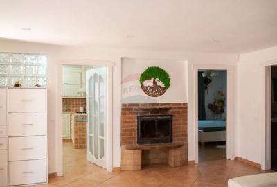 Casă cu 6 camere cu Garaj în Voitinel - 2