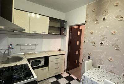 Apartament cu 3 camere decomandat în Central - 2