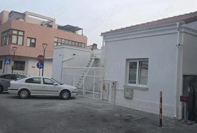 Casă cu Teren 160 Mp în Central - 2