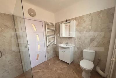 Casă cu 3 camere cu Teren 1000 Mp în Central - 12