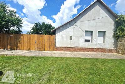 Casa in Loc. Nadlac, teren 1022 mp, fs.21 ml - 1