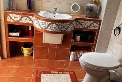 Casă cu 3 camere cu Teren 398 Mp în Lipoveni - 2