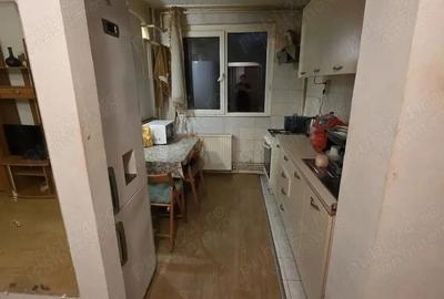 De vanzare apartament de 3 camere in Titan, metrou Costin Georgian, centrala - 4
