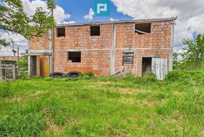 Casa mare, la rosu cu teren generos in ?imand - 17