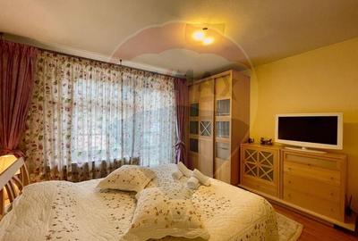 Casă individuală cu 11 camere cu Teren 1300 Mp în Schei - 8