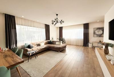 Casă individuală cu 6 camere cu Piscina în Iris