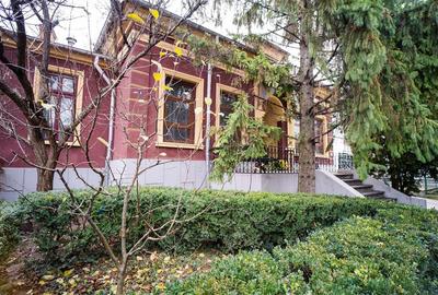 Casă cu 4 camere cu Canalizare în Ultracentral - 1