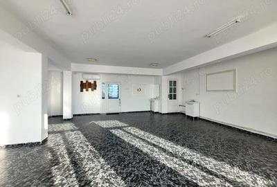 Spațiu comercial, de 60 mp, în Central - 3