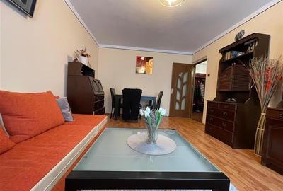 Apartament cu 3 camere decomandat, mobilat în E3