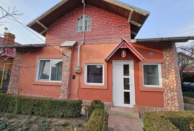 Casă cu 4 camere decomandat în Strejnicu - 8