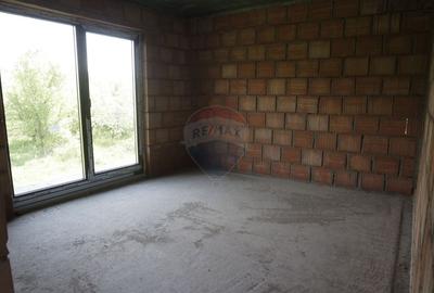 Casă cu 4 camere cu Teren 850 Mp în Central - 7